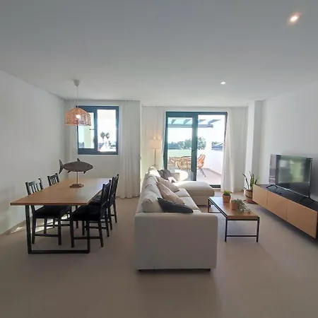 شقة A Penthouse With An Ocean View