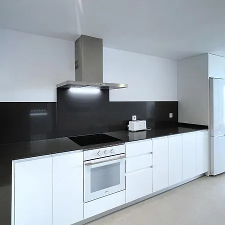 شقة A Penthouse With An Ocean View إِستيبونا