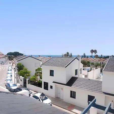 شقة A Penthouse With An Ocean View إِستيبونا