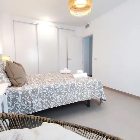 A Penthouse With An Ocean View شقة إِستيبونا